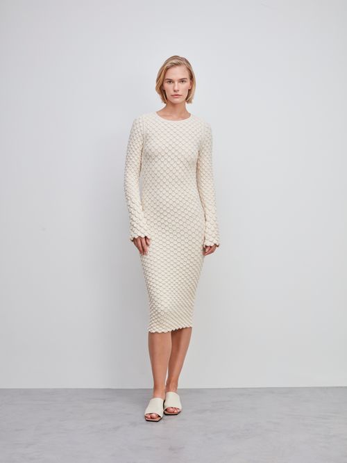 Vestido Midi Mini Escamas Aberto Cru