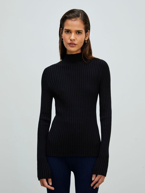 Blusa Canelada Gola Chaminé Preto