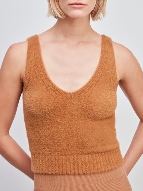 Regata Decote em V Fio Pelo  Camelo