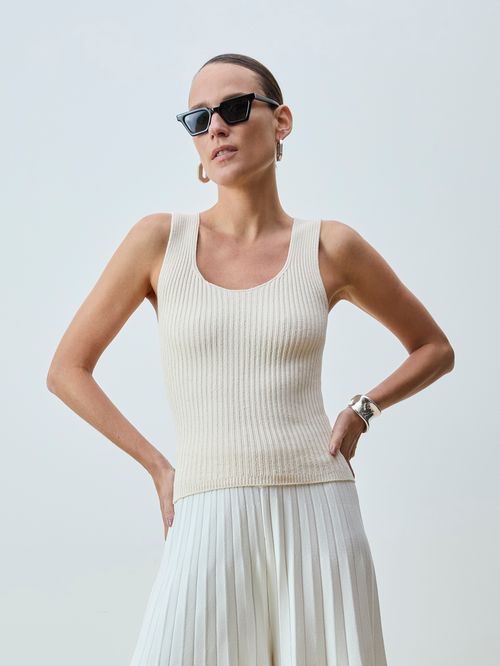 Raw Ribbed U-Neck Tank Top