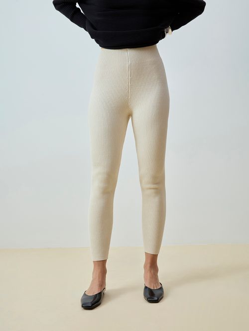 Raw Knit Legging