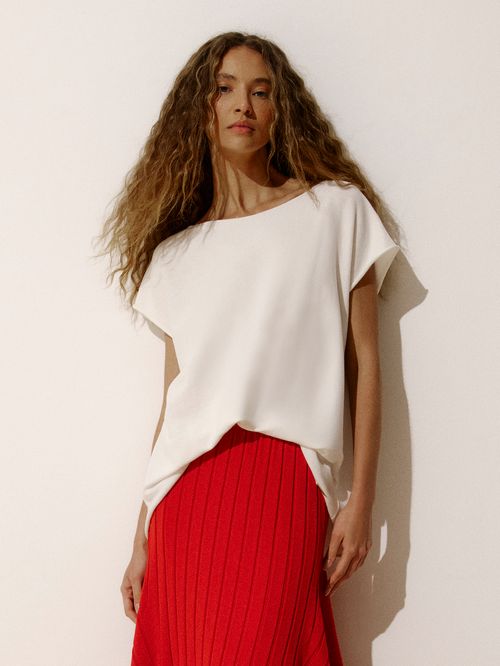 Blusa Ampla Decote Canoa Off White