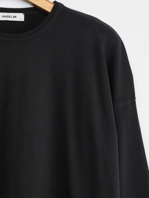 Basic Loose Black Blouse