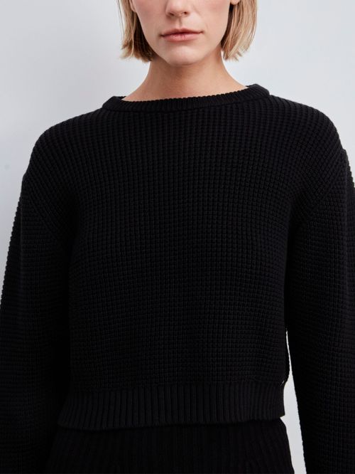 Blusa Básica Ponto Vazado Preto