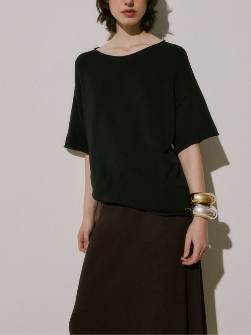 Blusa Básica Decote Canoa Preto