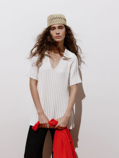 Blusa Plissada Evasê Gola Polo Off White