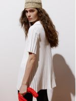 Blusa Plissada Evasê Gola Polo Off White - Anselmi Feminino
