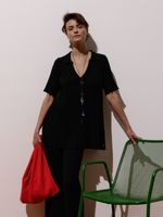 Blusa longa feminina de tricô plissado com gola polo, da Anselmi
