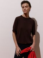 Blusa feminina de tricô 3D com manga curta e decote careca, da Anselmi