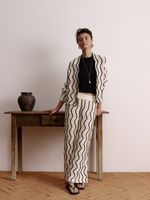 Calça pantalona feminina de tricô bicolor em ponto Ondas, da Anselmi