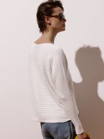 Blusa feminina de tricô 3D canelado com decote canoa e manga morcego, da Anselmi