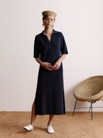 Vestido midi feminino de tricô com gola polo e manga curta, da Anselmi
