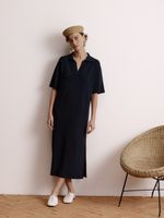 Vestido midi feminino de tricô com gola polo e manga curta, da Anselmi