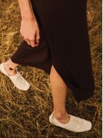 Vestido midi feminino de tricô com gola polo e manga curta, da Anselmi