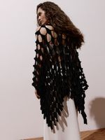Kimono longo feminino de tricô vazado com manga kimono, da Anselmi