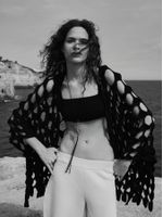 Kimono longo feminino de tricô vazado com manga kimono, da Anselmi