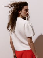 Blusa feminina de tricô 3D com decote redondo e manga japonesa, da Anselmi
